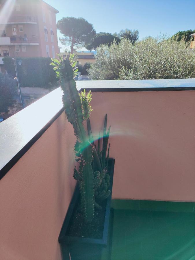 Appartamento In Zona Esclusiva A 50 Mt Dal Mare Arenzano Zewnętrze zdjęcie